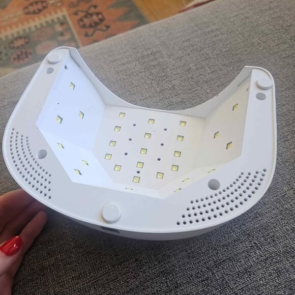 Beetles gel polish nail lamp - Picture 2 of 2